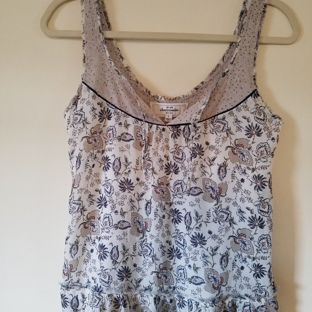 Abercrombie tank style top w lining sz L